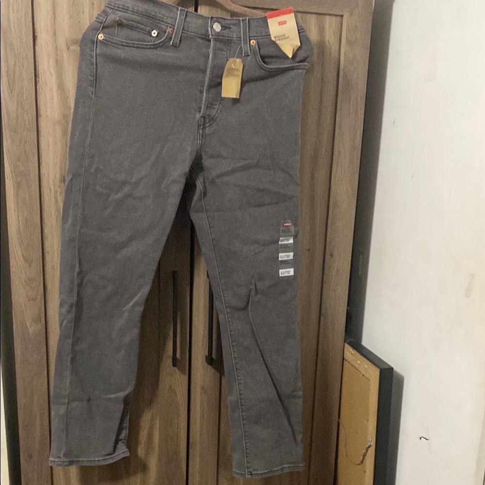 Levi's women’s  Gray Jeans Wedgie Straight NWt